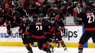 Spektakel-Schlussphase – Jarvis schiesst Hurricanes zum Ausgleich