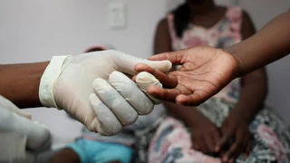 Kampf gegen HIV – Nach US-Hilfsstopp: HIV-Behandlung in Südafrika unter Druck