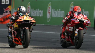 Sprint beim GP von Thailand – Acosta düpiert Marquez zum Auftakt – Pole-Setter Bezzecchi stürzt