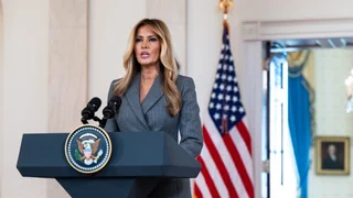 «Nie mit Epstein befreundet» – Melania Trump irritiert mit Überraschungs-Medienkonferenz