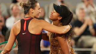 French Open, Achtelfinals – Osaka ohne Chance: Sabalenka darf weiter vom grossen Coup träumen