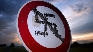 Gesetz gegen Hakenkreuz – Parlament kann über ein Verbot von Nazisymbolen entscheiden