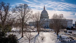 Löhne für TSA-Mitarbeiter – Republikaner gegen Budgetentwurf – Trump will Zahlung per Dekret