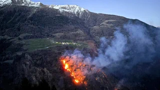 Rhätische Bahn unterbrochen – Waldbrand in Brusio weiterhin ausser Kontrolle – Armee im Einsatz