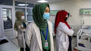 Afghanistan unter Taliban – Afghanistan droht massiver Verlust an Lehrerinnen und Ärztinnen