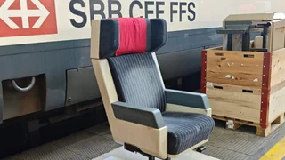 Recycling von Zügen – Aus alten SBB-Zügen werden neue Fassaden und Möbel