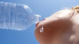 Fett oder Plastik? – Mikroplastik im Gehirn: Forschende zweifeln an Studienergebnissen