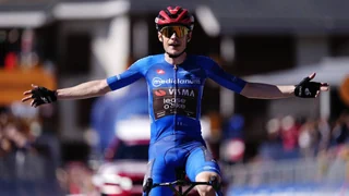 Giro d'Italia: 14. Etappe – Vingegaard gewinnt solo und schlüpft in die Maglia Rosa