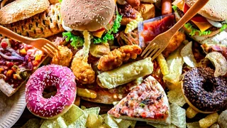 Psychiater über Binge-Eating – «Essen ist ein Versuch, Ordnung ins Chaos zu bringen»