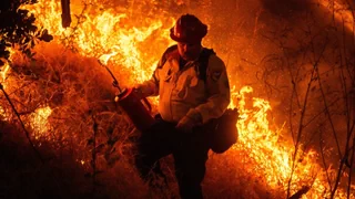 In der Nähe von Los Angeles – Zwei Brände toben im Süden Kaliforniens