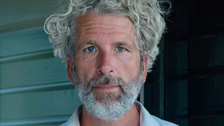 Roman von Dirk Stermann – Was passiert, wenn Irre einen Staat regieren?