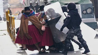 Gegen neue Regierung – Strassenblockaden aller Art: Proteste legen Bolivien lahm