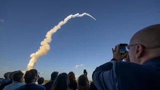 Mondmission der Nasa – Start der Artemis-2-Mission geglückt: Crew grüsst aus dem All