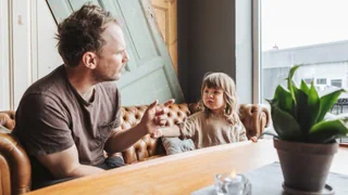 Gute Gesprächskultur – Weniger Drama, mehr Lösung: So verhandeln wir besser