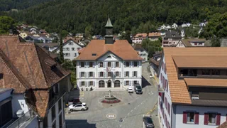 Ade Bärn, bonjour Jura! – Historische Nacht für Moutier