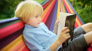 Kinder- und Jugendliteratur – Eintauchen in Sommerferiengeschichten