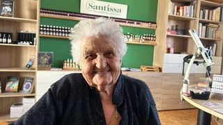 100 Jahre ohne Medikamente – Walliser Kräuterfrau verrät ihr Rezept für ein langes Leben