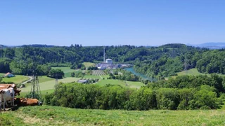 Grosse Pläne, Riesen-Batterien – Schweizer Energieversorger setzen auf riesige Speichersysteme