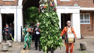 Grüner Jack, Hexen und Sima – So wird der 1. Mai weltweit gefeiert