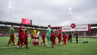 Emotionen garantiert – Thun kriegt gegen YB den Meisterpokal überreicht