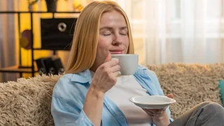 Von Tasse zum Darm zum Gehirn – Mit oder ohne Koffein? Kaffee wirkt ohnehin