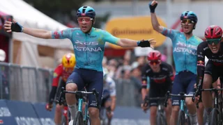 Giro d'Italia: 2. Etappe – Trio um Vingegaard kurz vor Schluss gestellt – Silva jubelt