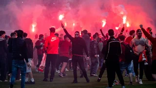 Tschechische Liga – Pyro-Eklat bei Prager Derby: Spielabbruch statt Meisterfeier
