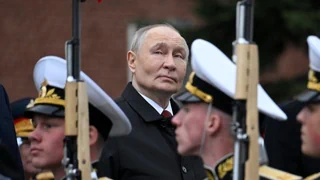 Tag des Sieges – Kurze Militärparade in Moskau – Putin gibt sich siegessicher