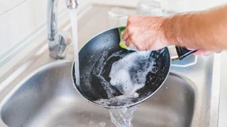 Chemikalien für die Ewigkeit – PFAS: Das Gift, das in unseren Alltagsgegenständen lauert