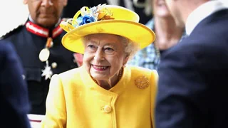 100. Geburtstag – Queen Elizabeth II. – von der Mechanikerin zum Bond-Girl