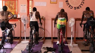 Rad-WM – Zwischen Schlaglöchern und Weltbühne – Ugandas Radhoffnung