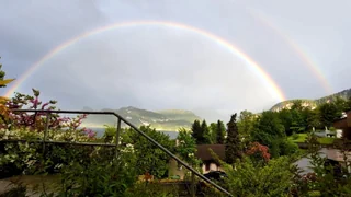 Wettervideo der Woche – Regenbögen kommen am Abend gross raus