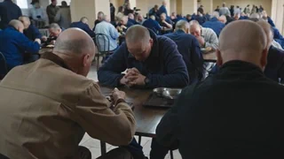 Russische Soldaten – Im grössten Gefangenenlager der Ukraine