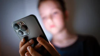 Jugendschutz im Netz – Die EU lanciert sicheres Online-Zertifikat für Altersprüfung