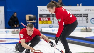 Curling-WM: Mixed-Doppel – Trotz langer Führung: Fehlstart für Hösli und Berset