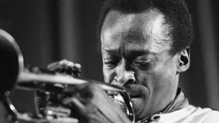 Zum 100. Geburtstag – Perfektion adieu! Was uns Miles Davis über Kreativität verrät
