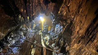 In überfluteter Höhle – Laos: Vier Goldsucher frei und in Sicherheit