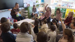 Pilotprojekt im Wallis – Mit Pensionierten im Klassenzimmer gegen den Generationengraben