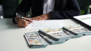 Lukrativer Wissenschaftsbetrug – Wie «Paper Mills» mit gefälschten Studien Geld machen