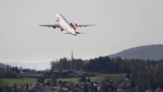 Stimmen aus der Community – Flugtickets müssen teurer werden, findet die «dialog»-Community