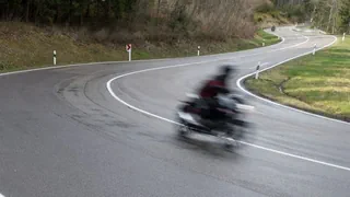 Gefährliches Hobby – Warum Motorradfahrende oft schwer verunfallen
