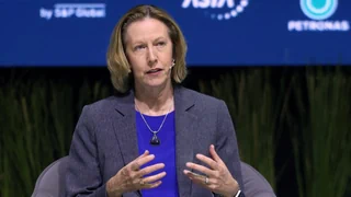 Machtwechsel bei Ölkonzern – Frau aus den USA soll BP retten – Abkehr von erneuerbarer Energie