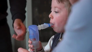 Nächte im Ausnahmezustand – Muskeldystrophie: Giuliano (4) braucht nachts Maske und Sensor