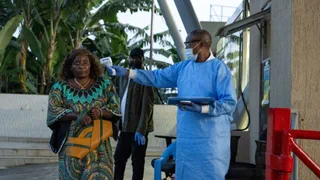 Virusausbruch im Kongo – Deutschland nimmt Ebola-Patienten auf +++ WHO-Notfallgremium tagt