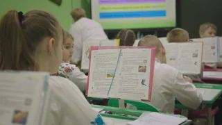 Krieg in der Ukraine – Die Bunkerschule mit den glücklichen Kindern