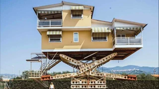 Ausstellung «Maisons Mères» – Wild gebaut: Diese Häuser stellen unsere Wohnkultur infrage