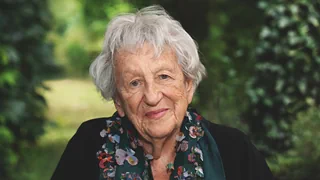 Ingrid Noll wird 90 – Die Krimikönigin feiert Geburtstag – und liefert ein neues Buch