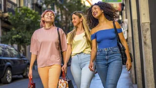 Inkontinenz bei jungen Frauen – Wenn der Beckenboden Probleme macht: Das hilft bei Blasenschwäche