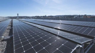 Erneuerbare Energie – Klimabewusste Unternehmen beobachten Öl- und Gaspreise gelassen