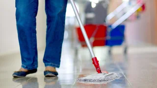 Existenzsichernde Löhne – Mindestlöhne gegen Branchenverträge – Gewerkschaften im Dilemma